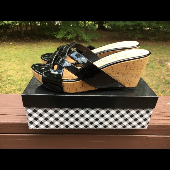 Delman Black Patent Sandals - Picture 2 of 4